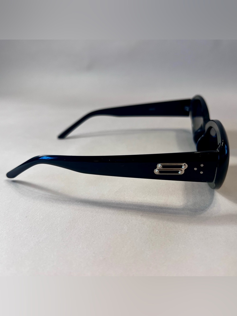 Black with Gray Cats Eye Women’s Sunglasses - 100% UV Protection - Picture 3 of 4
